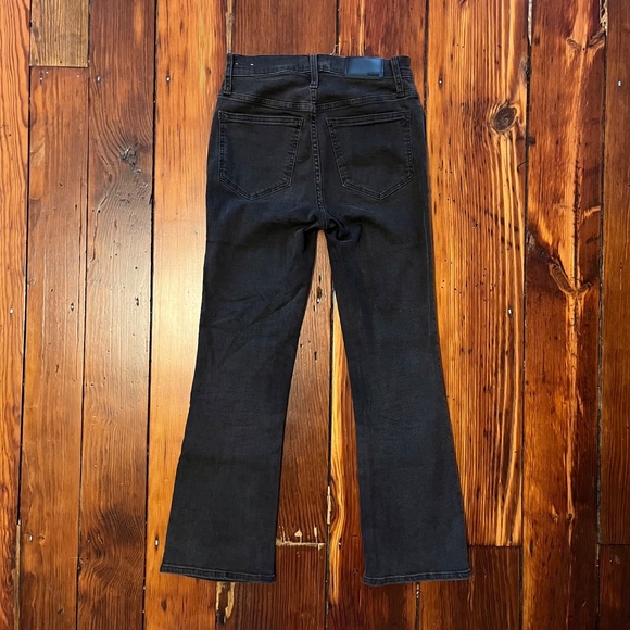 Madewell | Cali Demi-Boot Jeans in Bellspring Wash: Button-Front Edition - Picture 4 of 9